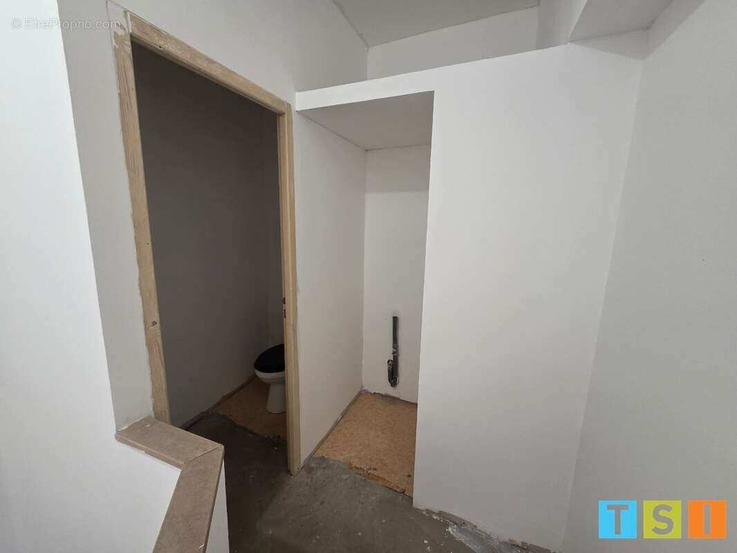 Appartement de 80 m² sur 2 étages avec 1 cour de 43 m², centre ville - photo 8