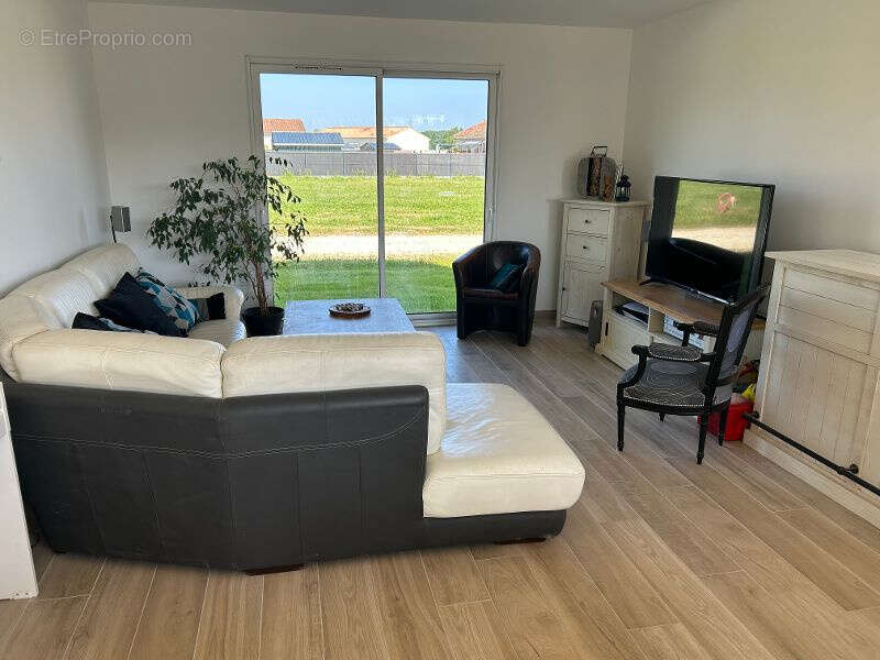 Maison à VILLEGOUGE