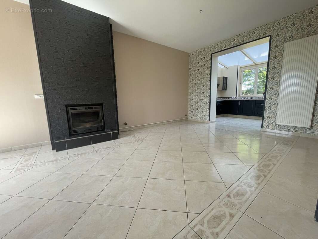 Maison 126 m² à Guise  - photo 2