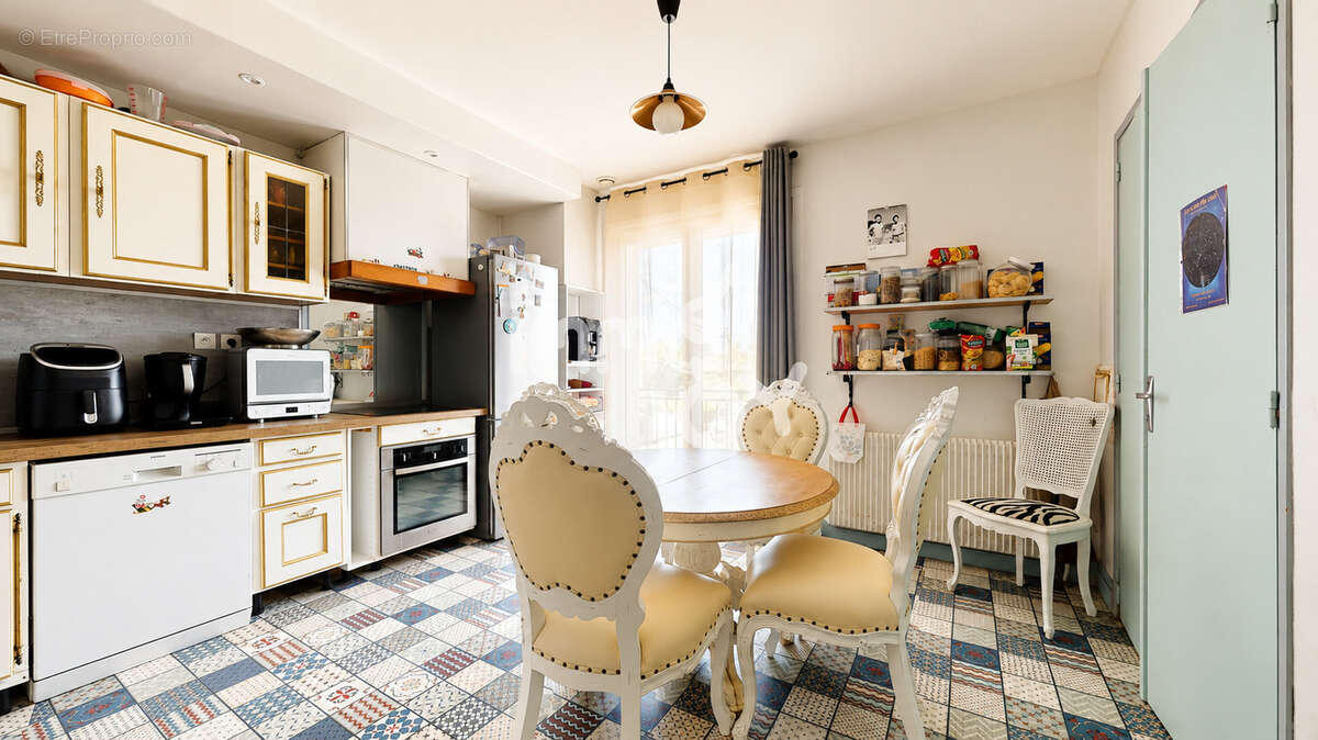 Appartement à CAZERES