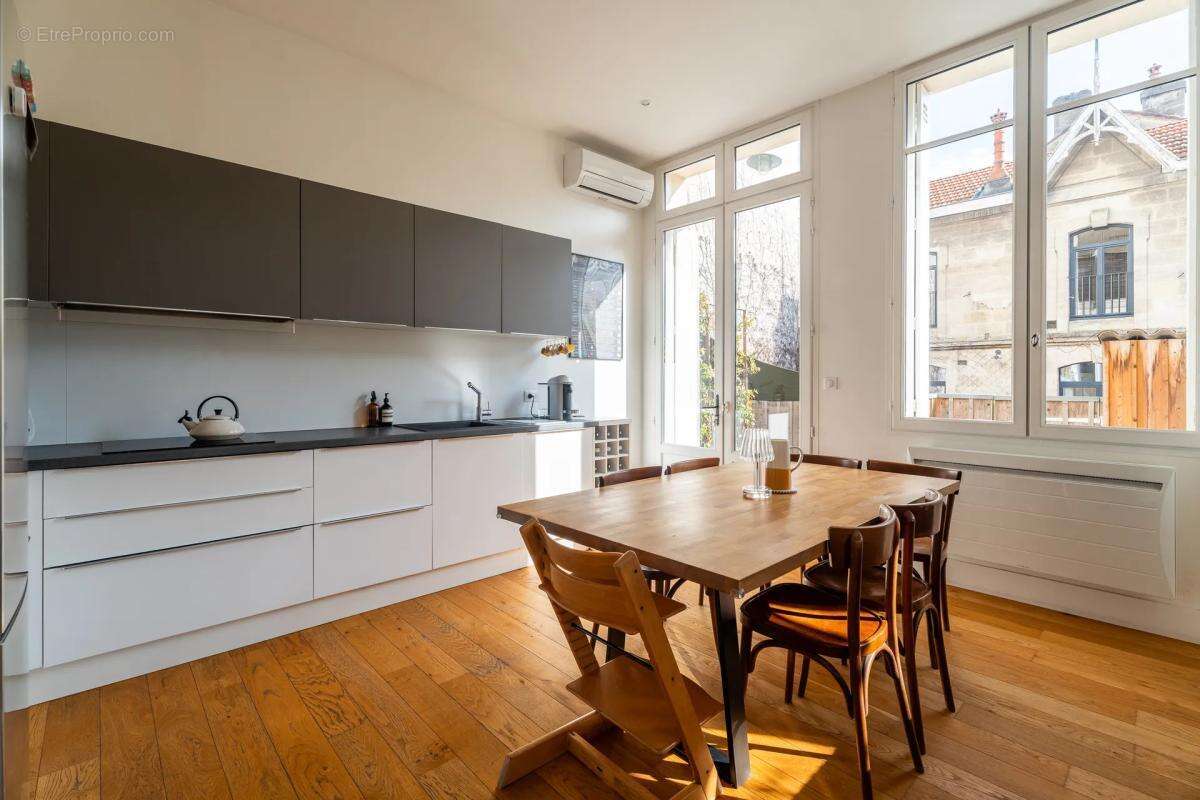 Appartement à BORDEAUX