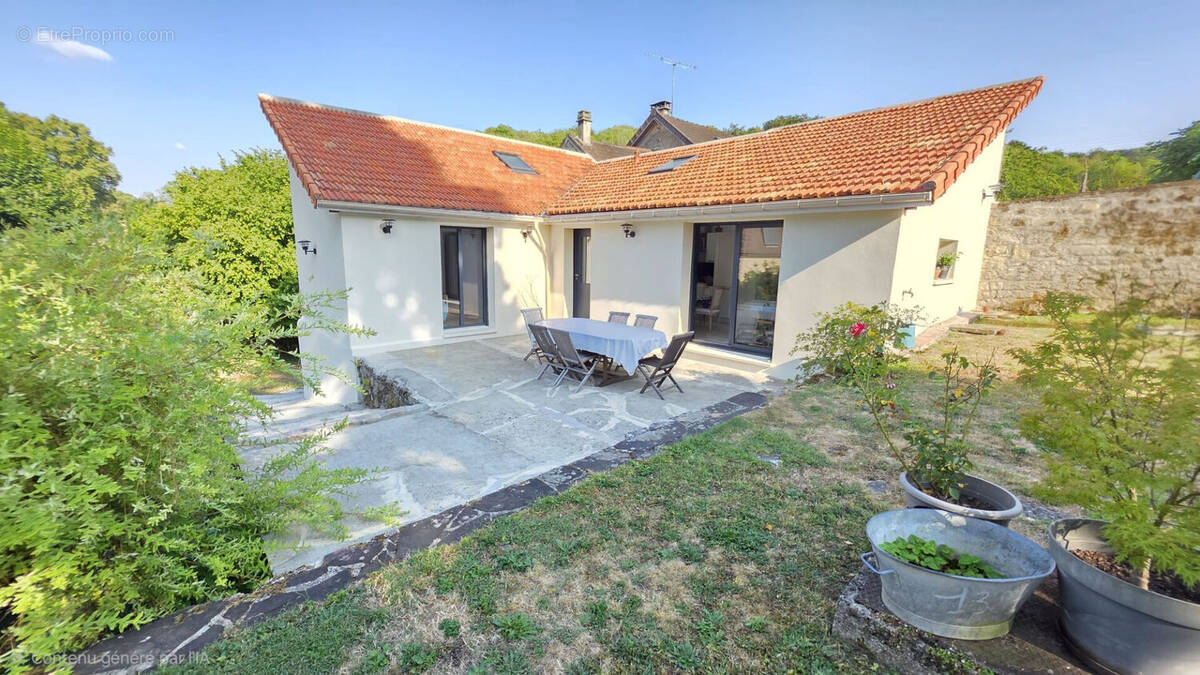 Maison entièrement rénovée avec 495 m² de terrain - photo 1