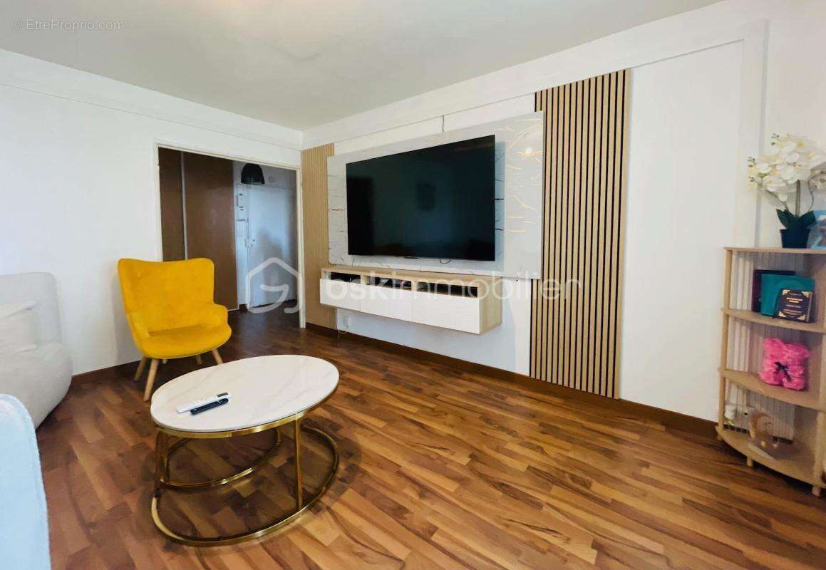 T4-dernier etage-balcon-parking-cave - photo 2