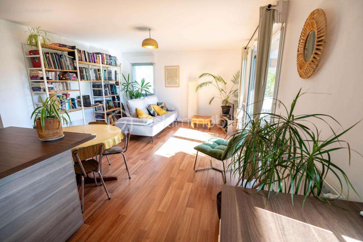 Appartement à VEZIN-LE-COQUET
