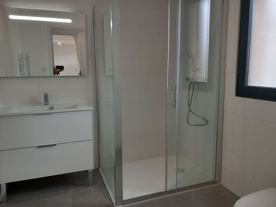 Maison à PINS-JUSTARET