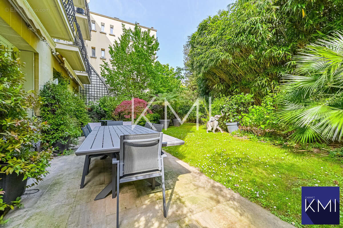 Appartement à NEUILLY-SUR-SEINE
