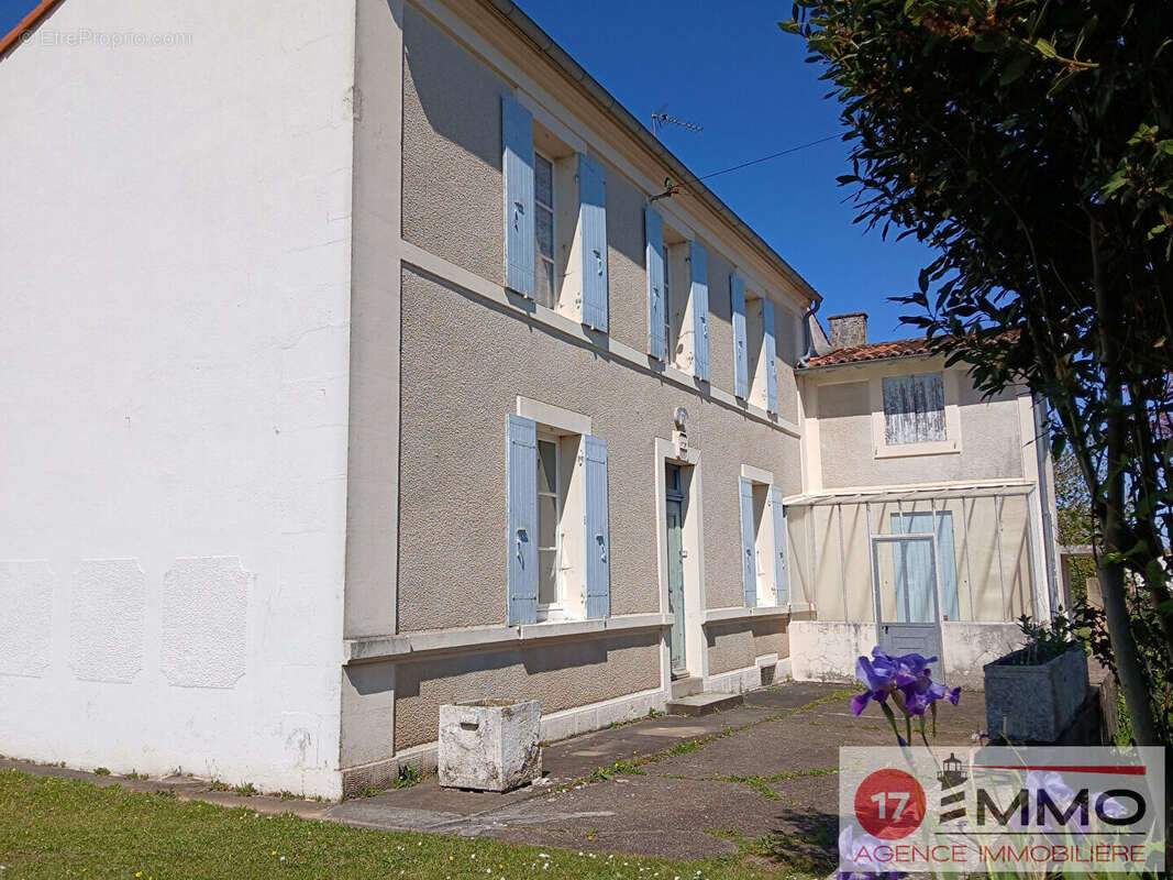 Maison à BORDS
