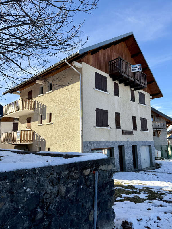 Appartement à ALBIEZ-MONTROND