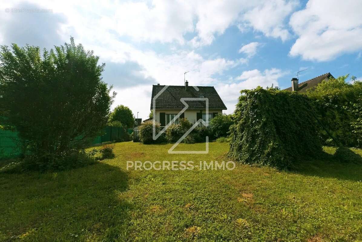 Maison à BRIE-COMTE-ROBERT