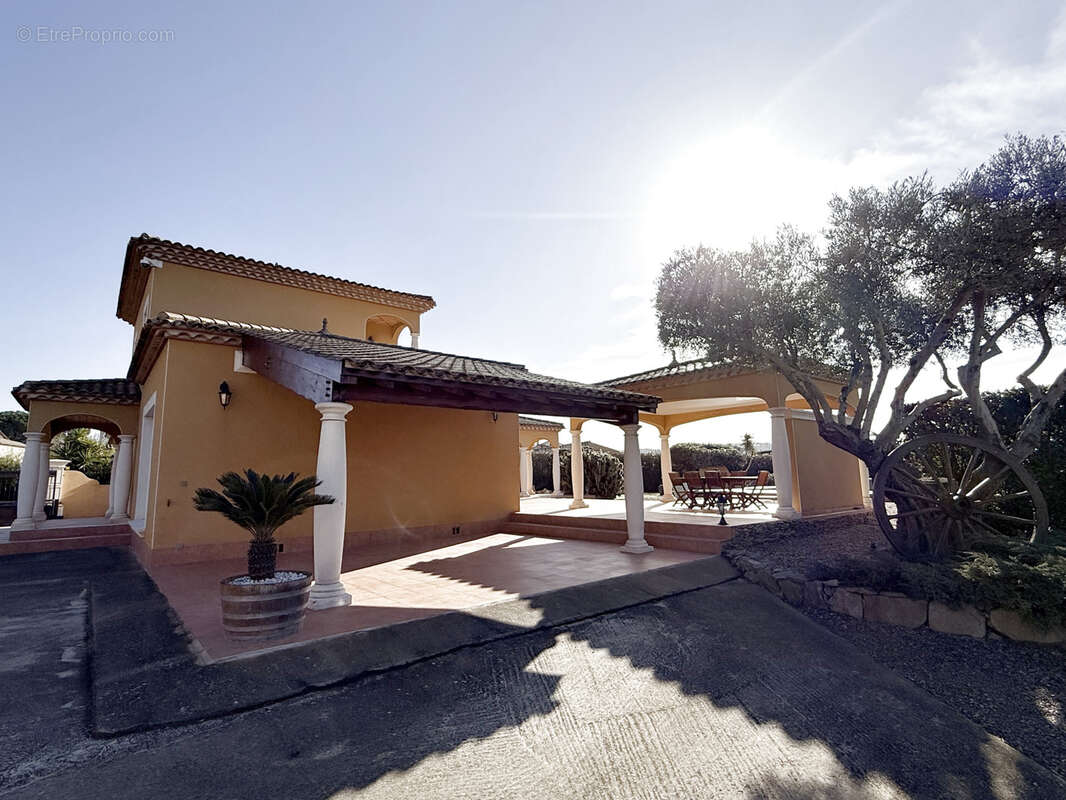 Maison à NISSAN-LEZ-ENSERUNE