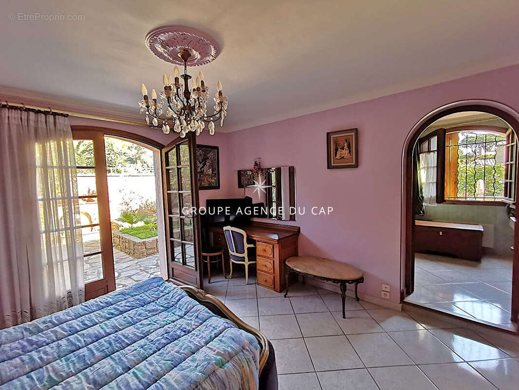 Maison à LES ISSAMBRES