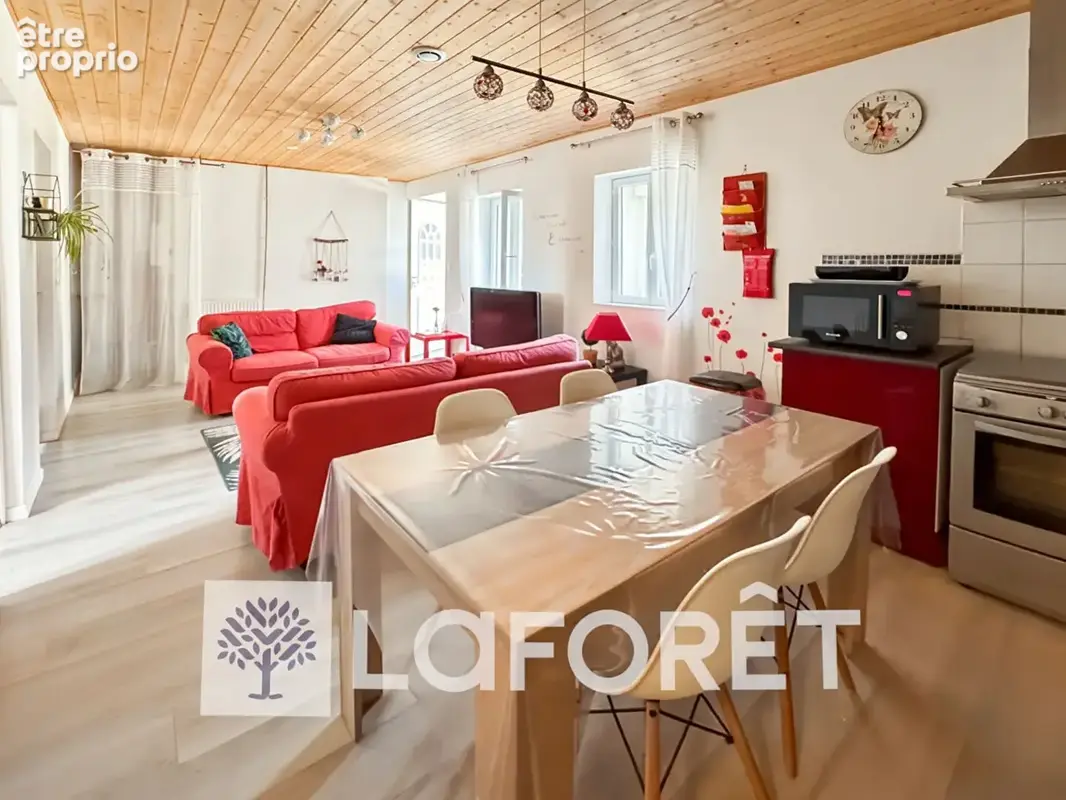 Ensemble immobilier - Maison + Gîte - 30 MIN DE ROYAN (17200) - photo 14