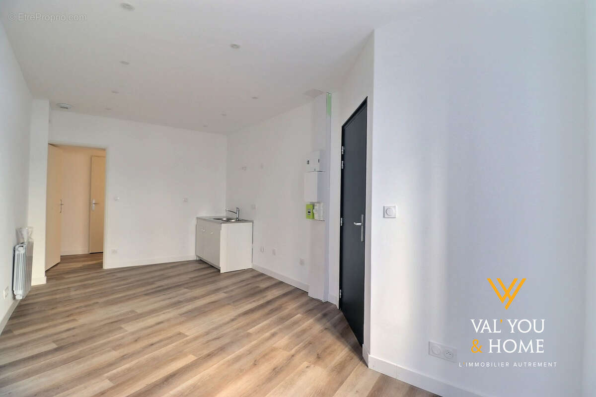 Local Professionnel/Investisseur/Primo-accédant T1bis de 27 m2 - photo 4