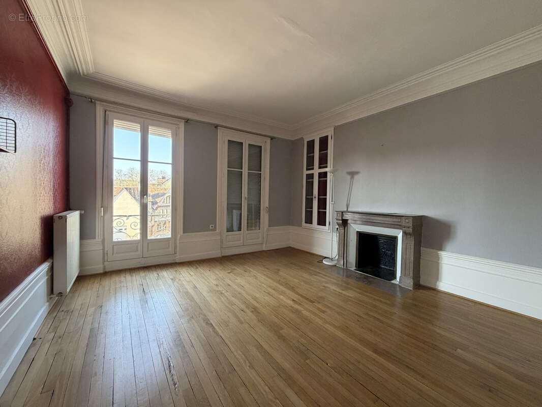 Appartement de charme   99 m2   Vue exceptionnelle sur le Cœur de Troyes - photo 3