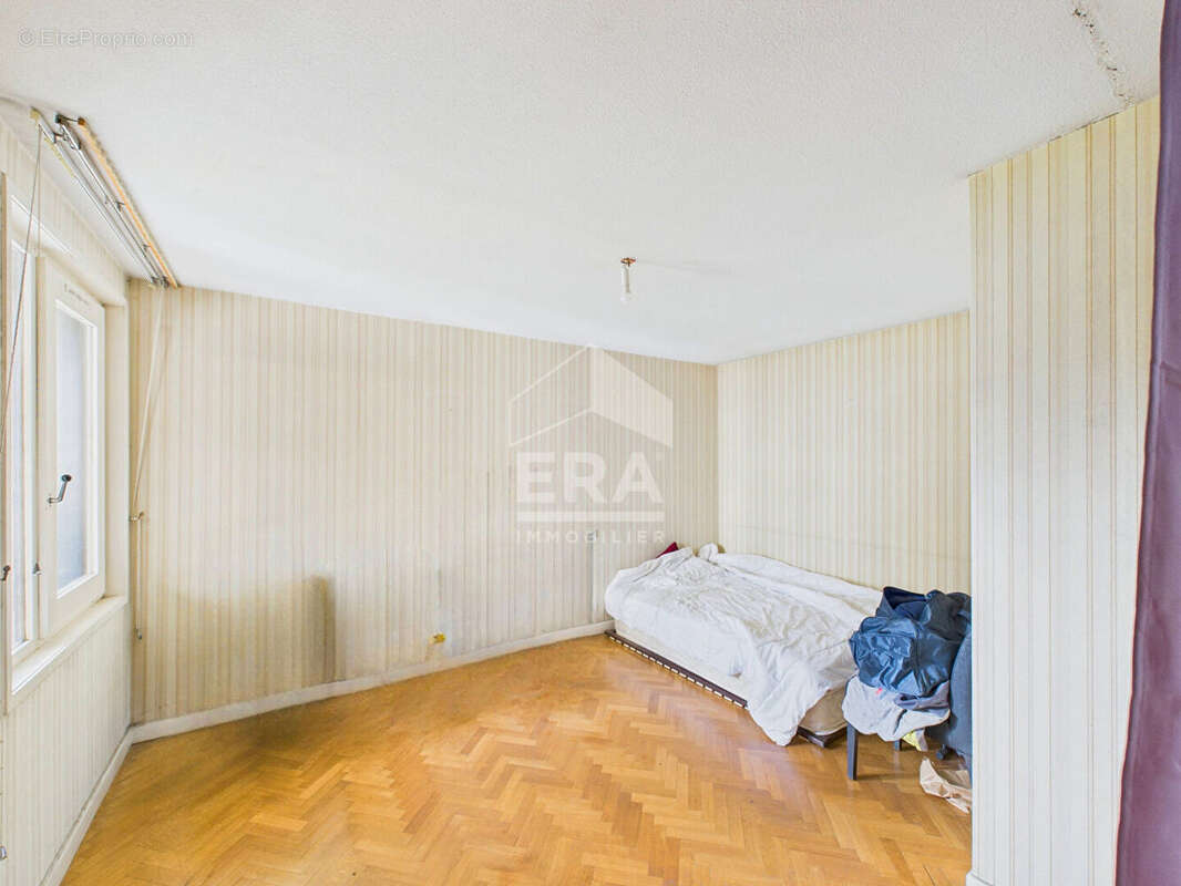 Appartement à ONET-LE-CHATEAU