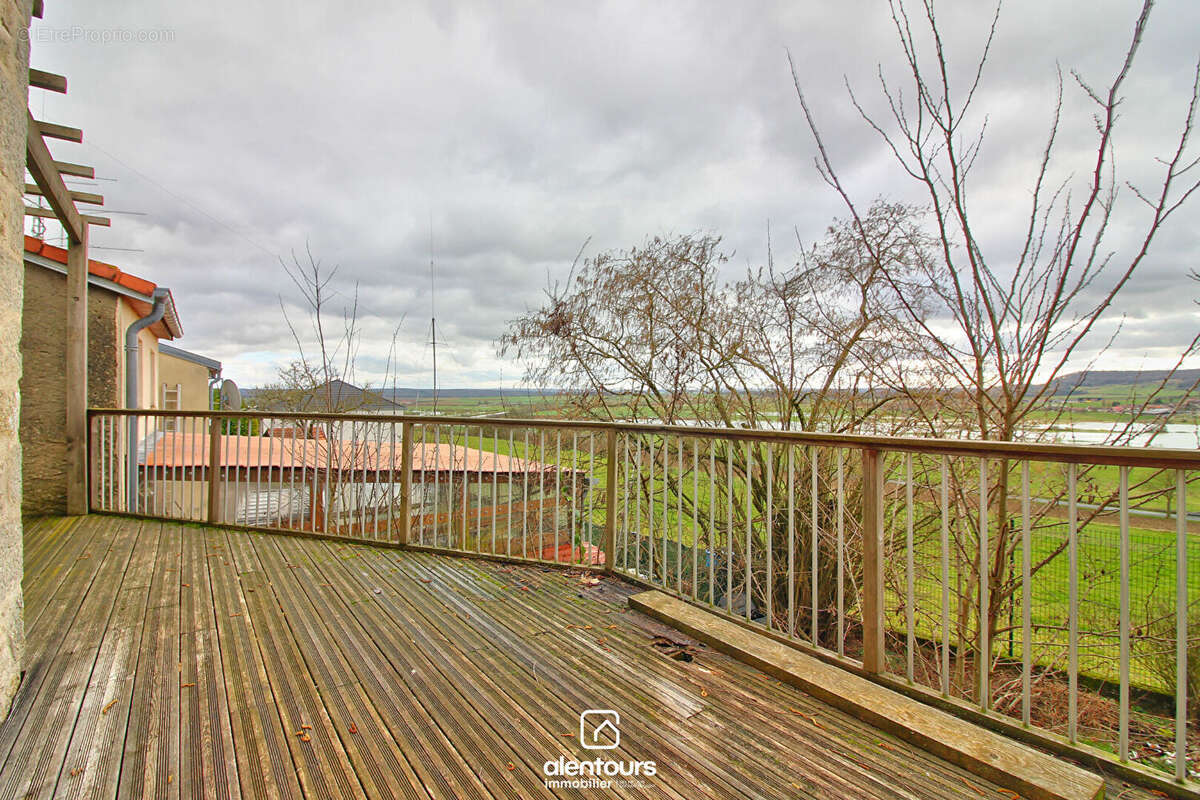 Maison à COLOMBEY-LES-BELLES