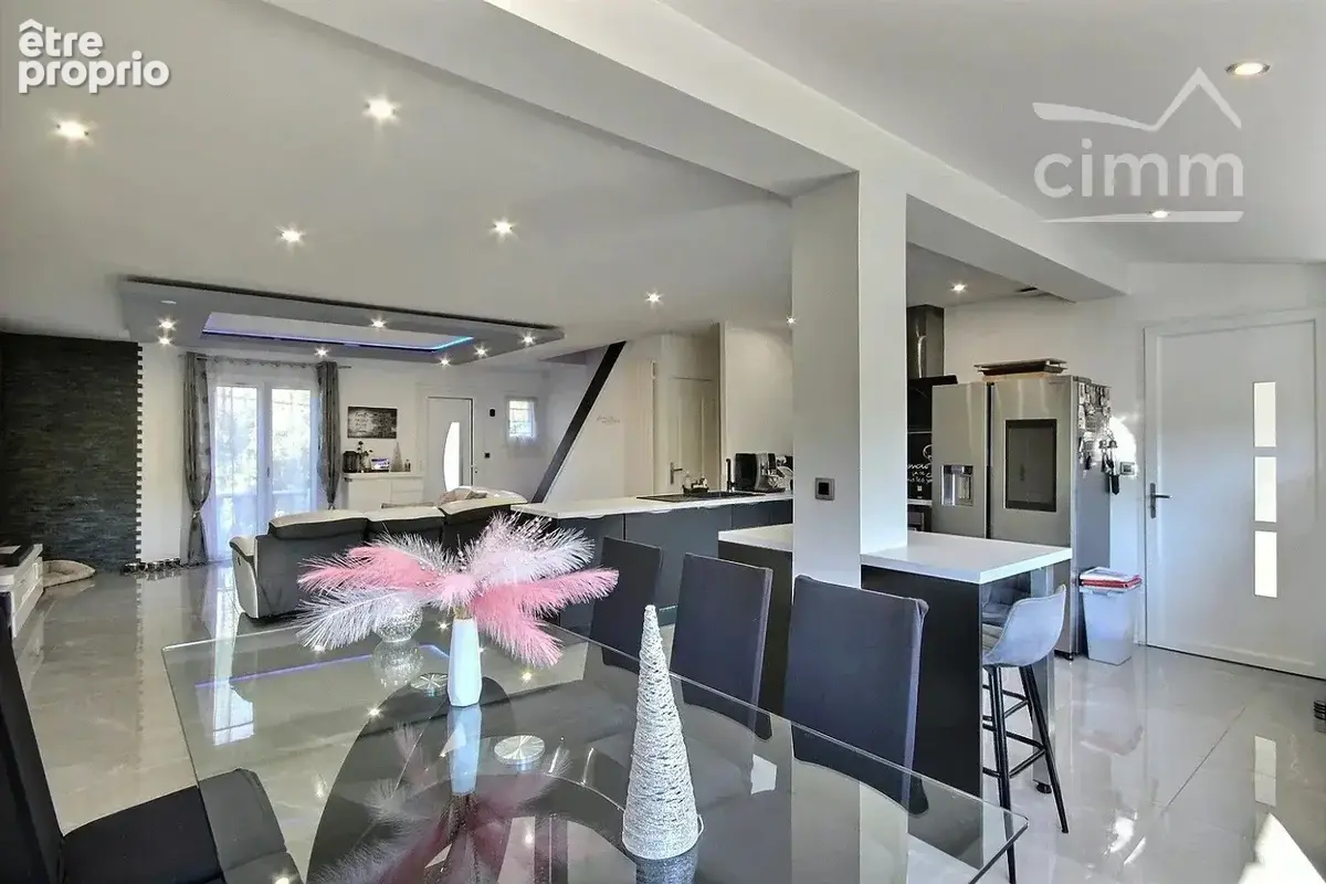 A vendre maison de 6 pèces à Gournay sur Marne - photo 3