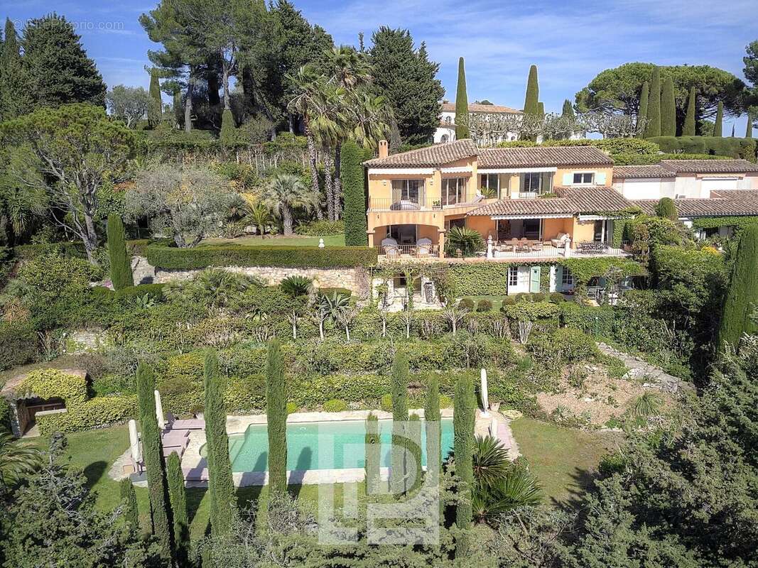 Mougins Village - Propriété de charme avec vue panoramique sur la mer jusqu'à l'arrière-pays - photo 19
