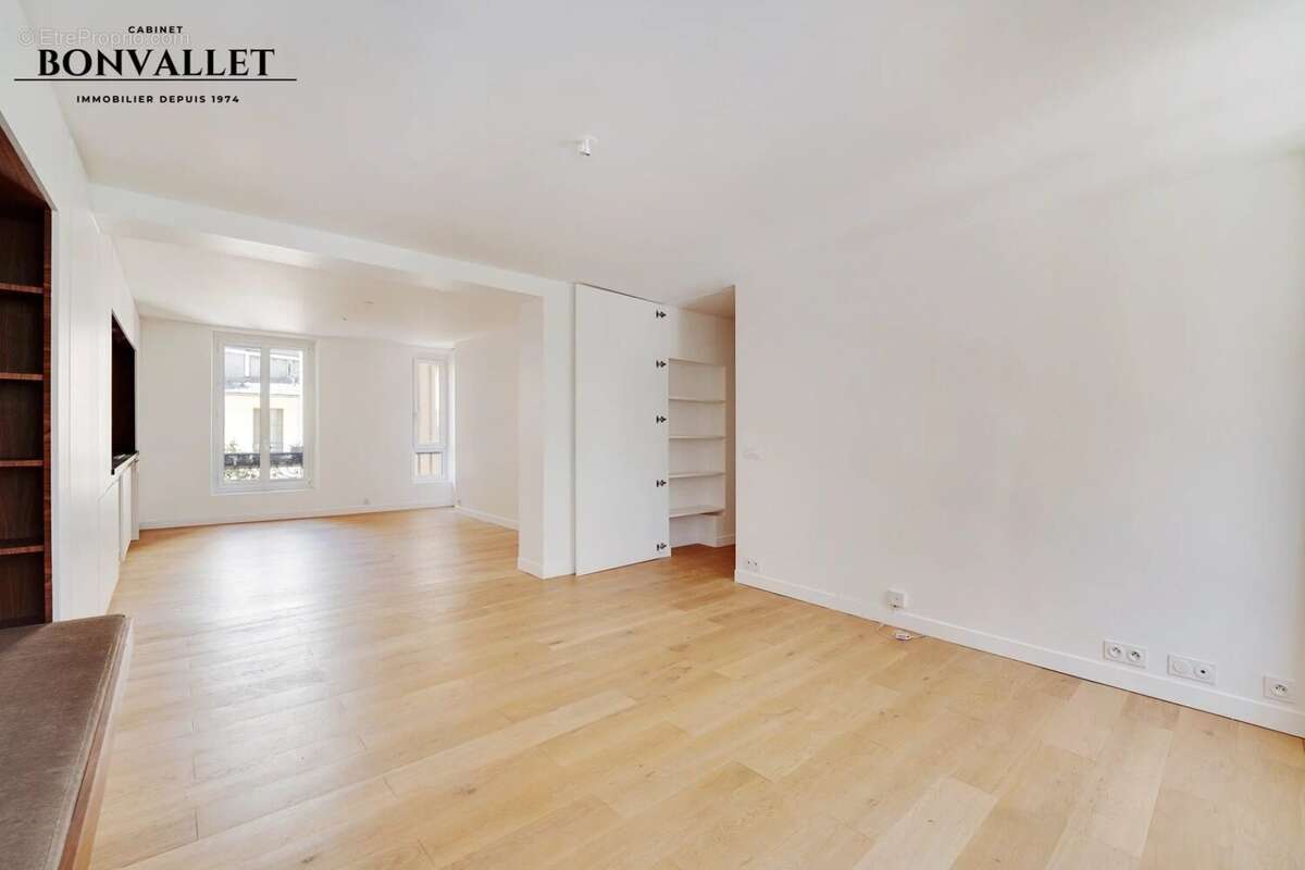 Appartement à PARIS-15E