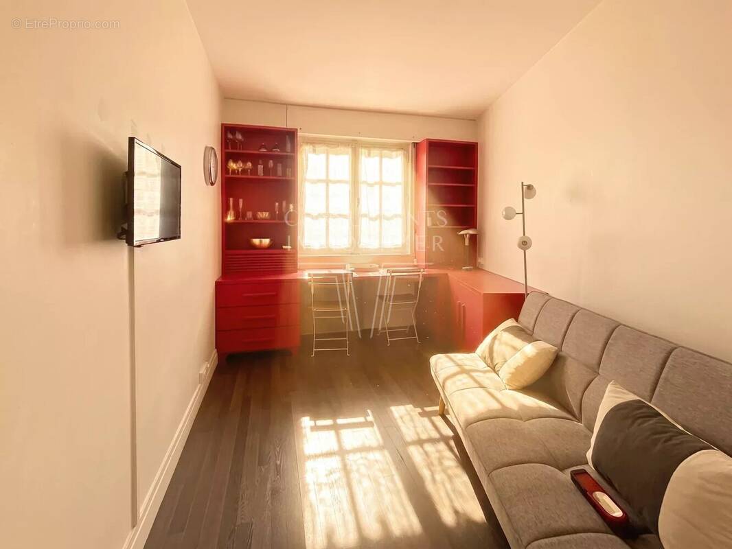Appartement à NEUILLY-SUR-SEINE