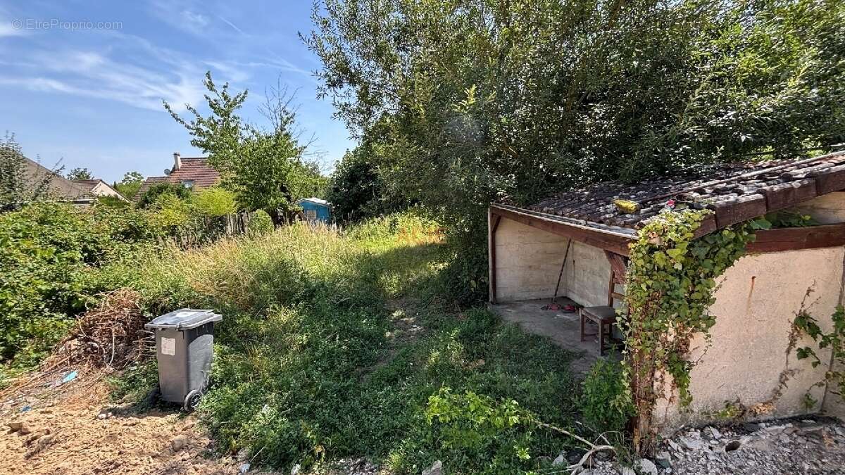 Terrain 405 m² à Louvres  - photo 2