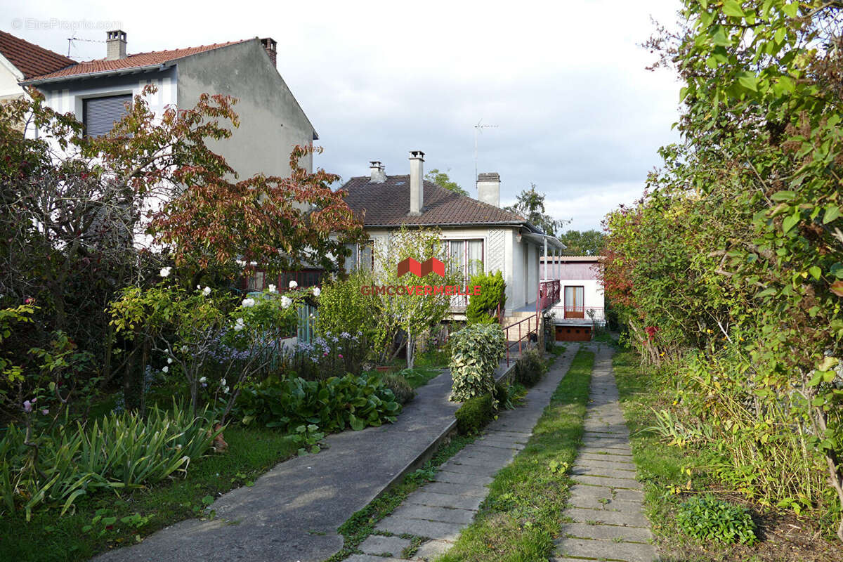 Terrain à RUEIL-MALMAISON