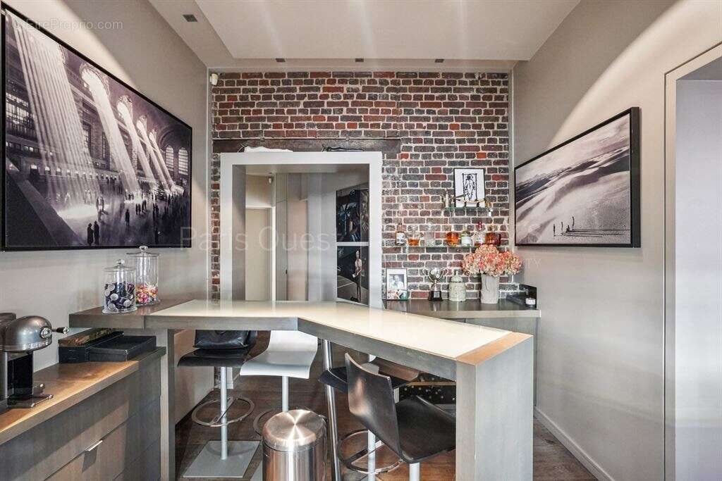 Appartement à PARIS-16E