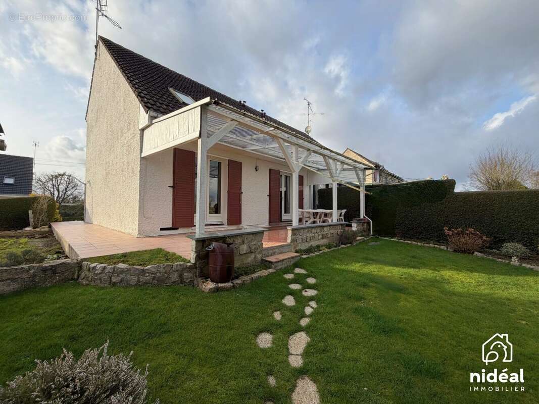 Maison à MARESCHES