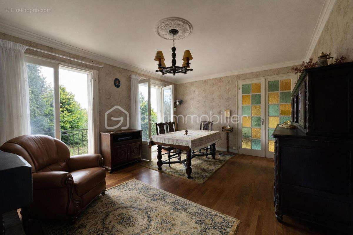 Le Bono – Maison familiale de 125 m² à rénover, à pied du port et des commerces - photo 4
