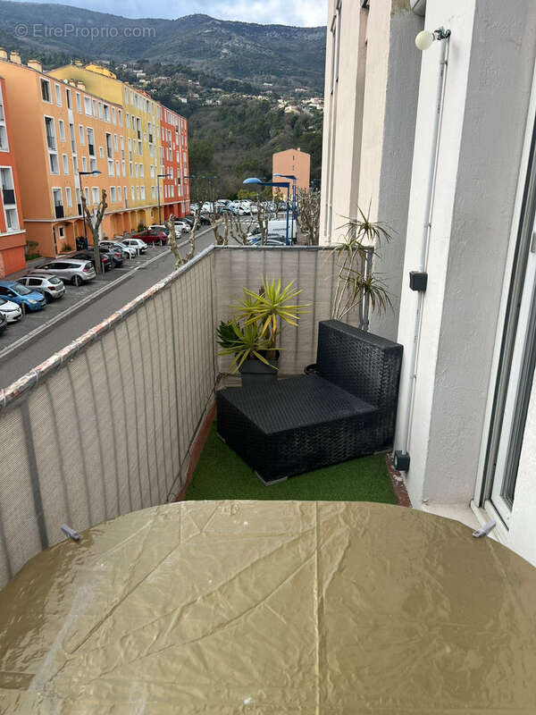 Appartement à CARROS