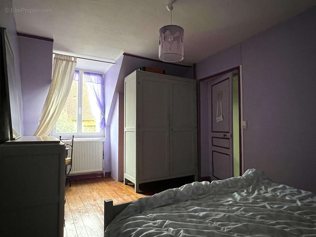 Maison à YZEURES-SUR-CREUSE