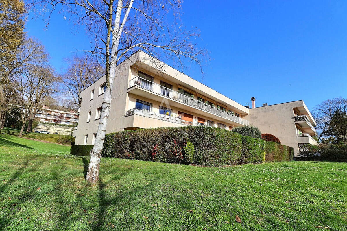 Appartement Le Mesnil Le Roi 4 pièce(s) 122.75 m2 - photo 5