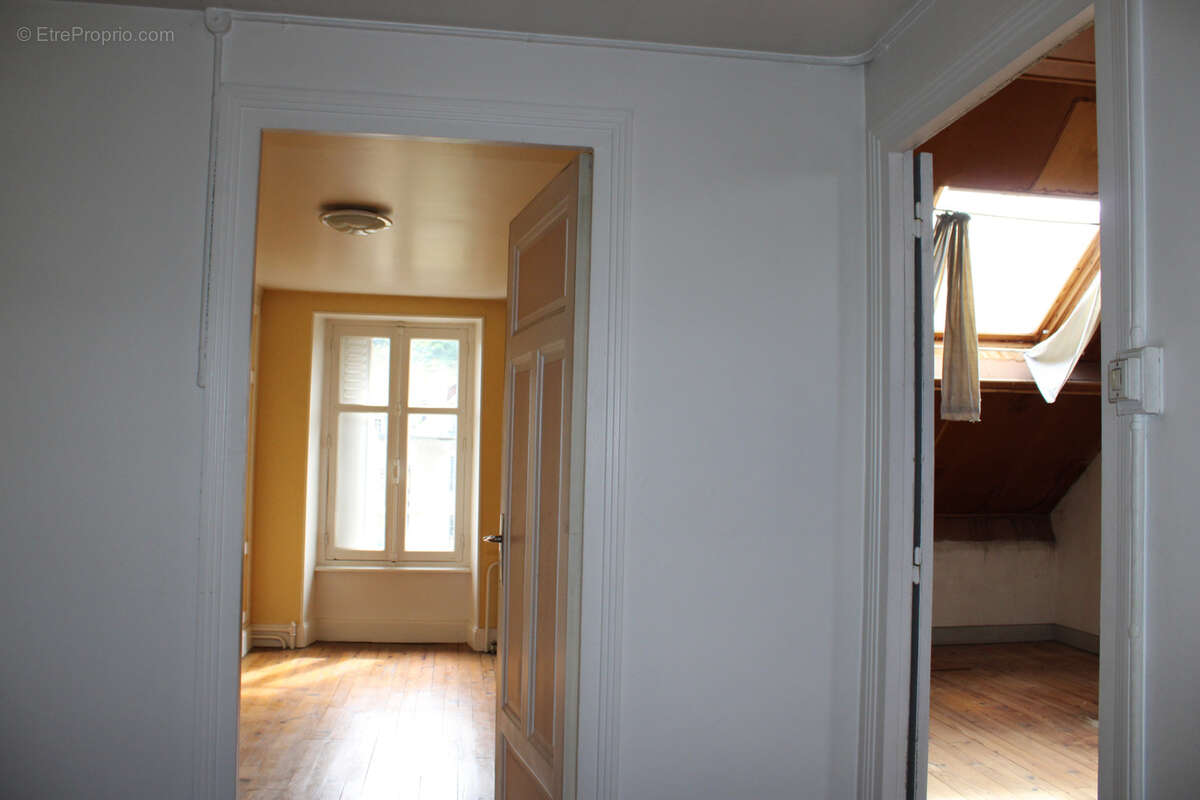 Maison à RIOM-ES-MONTAGNES
