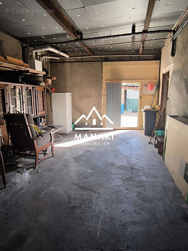 Garage - Maison à LE SOLER