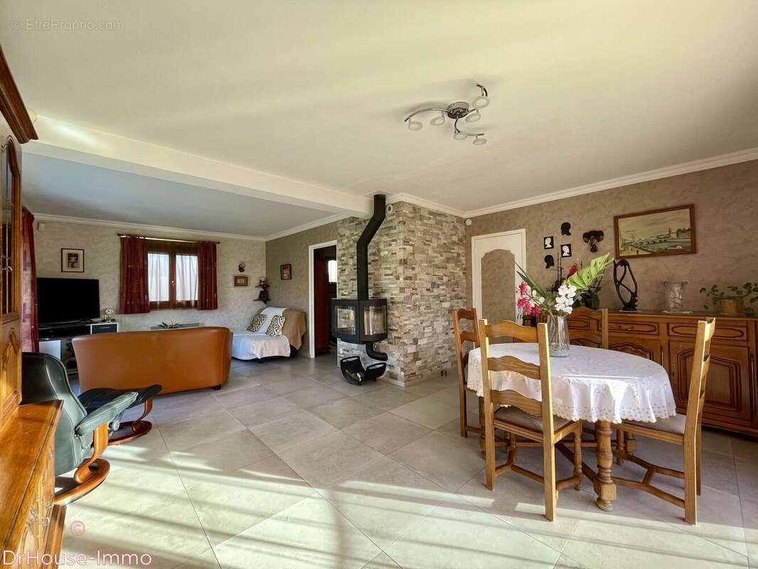Maison à MONTEVRAIN