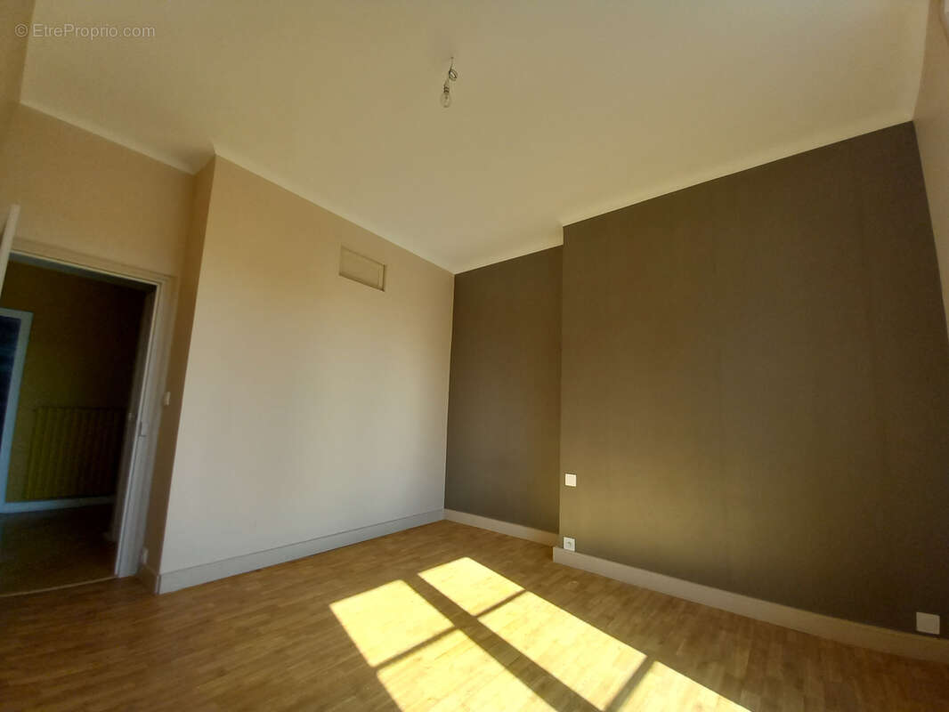 Appartement à FOUGERES