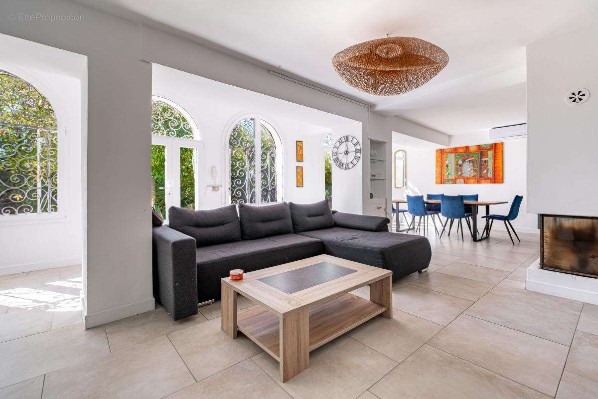 Maison à PEYMEINADE