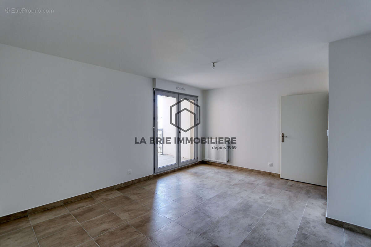 Appartement à CHENNEVIERES-SUR-MARNE