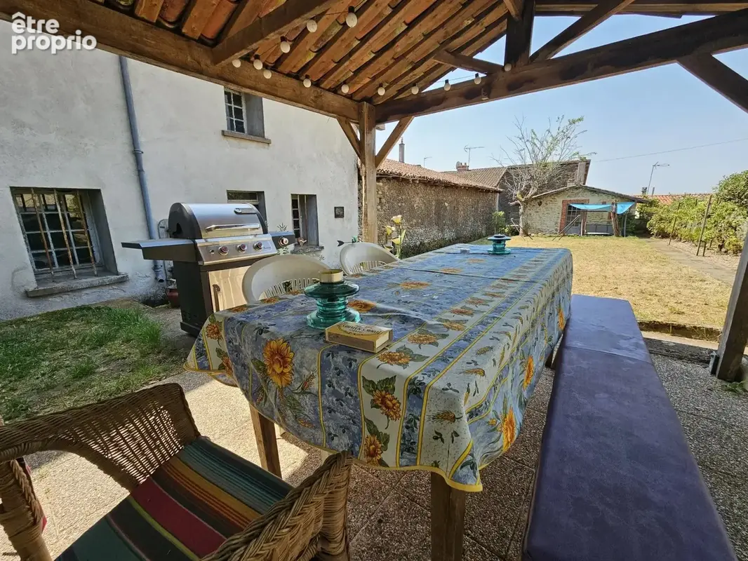 Spacieuse maison de village pleine de caractère et de potentiel - photo 18