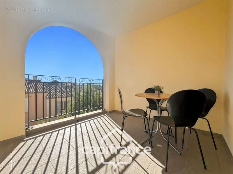 Appartement à MALLEMORT