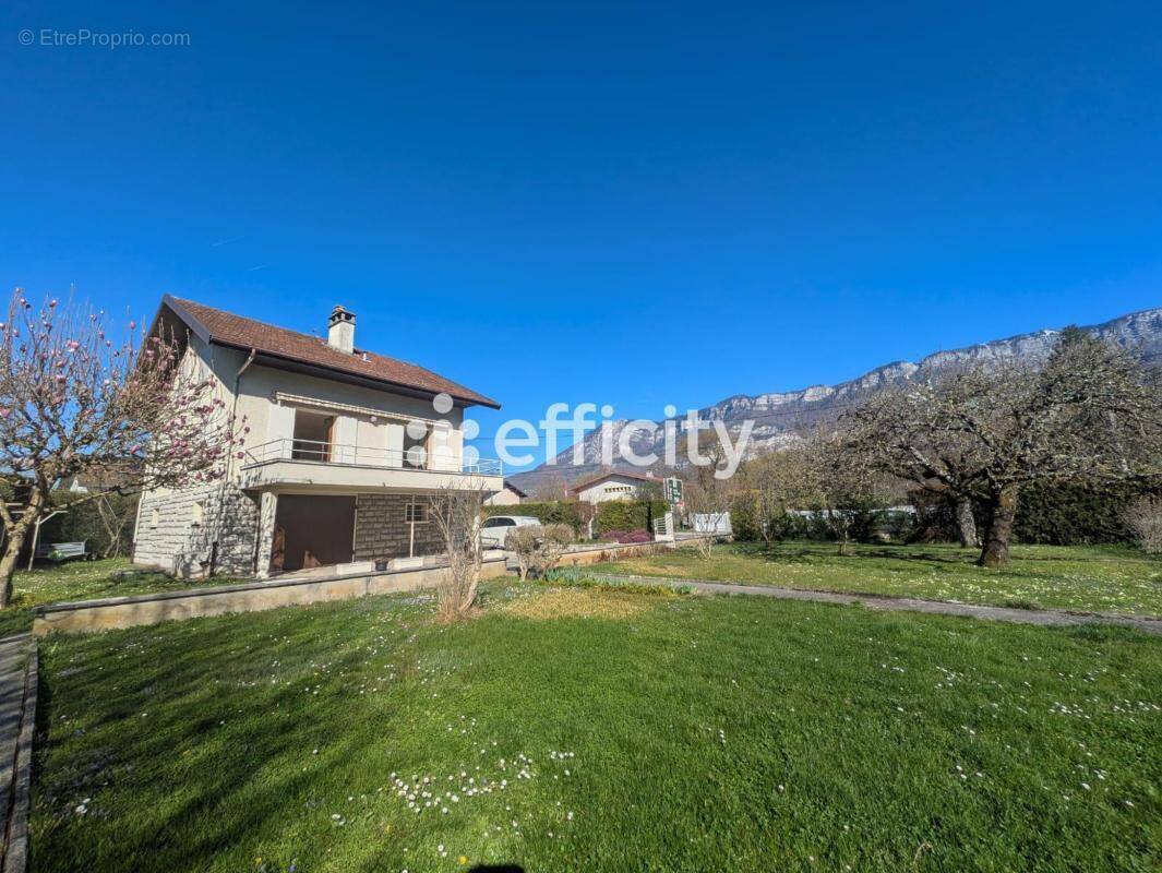 Maison à VIVIERS-DU-LAC