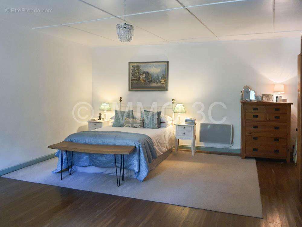 Maison à CHEF-BOUTONNE