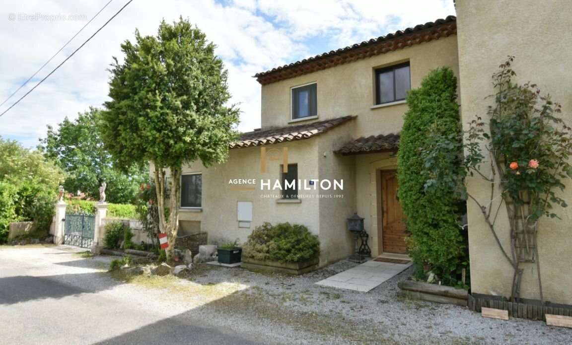 Villa non-mitoyenne de type t6 avec vues, terrasses, piscine et garages - photo 11