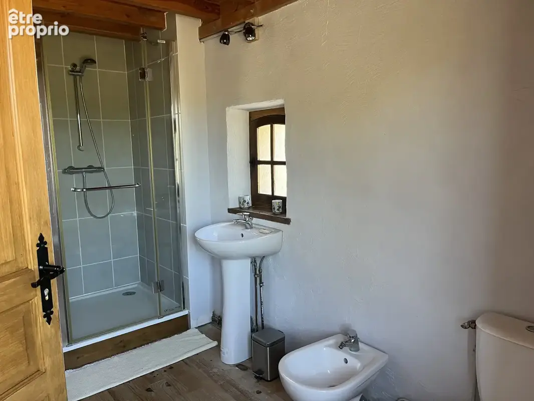 Propriete renovee avec plus de 25 hectares - photo 13