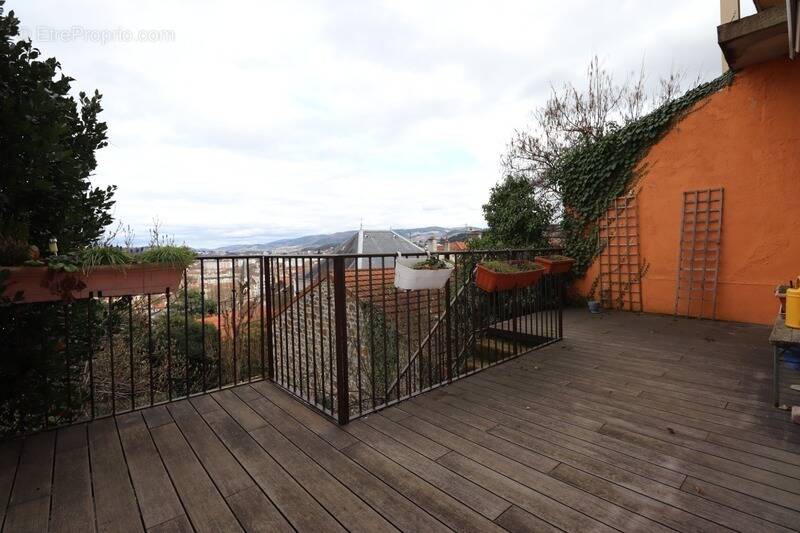 Appartement à SAINT-ETIENNE