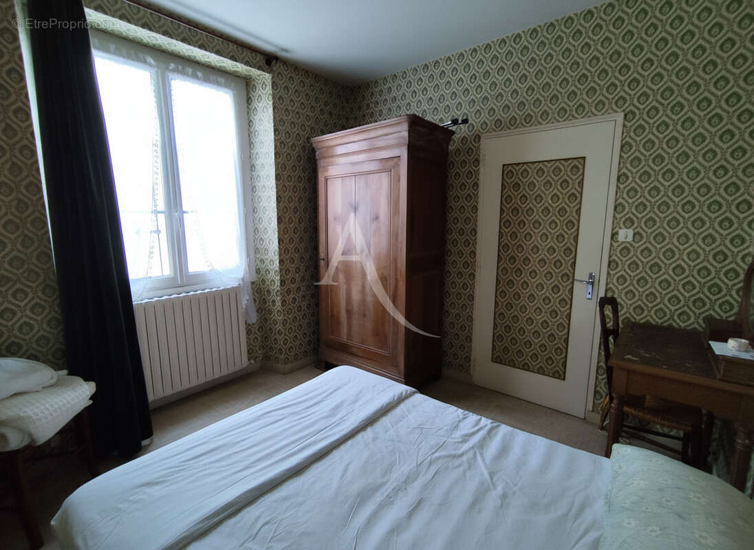 Maison de caractère au coeur du Bourg d'Olonne-sur-Mer  (5 chambres, garage, jardin) - photo 5