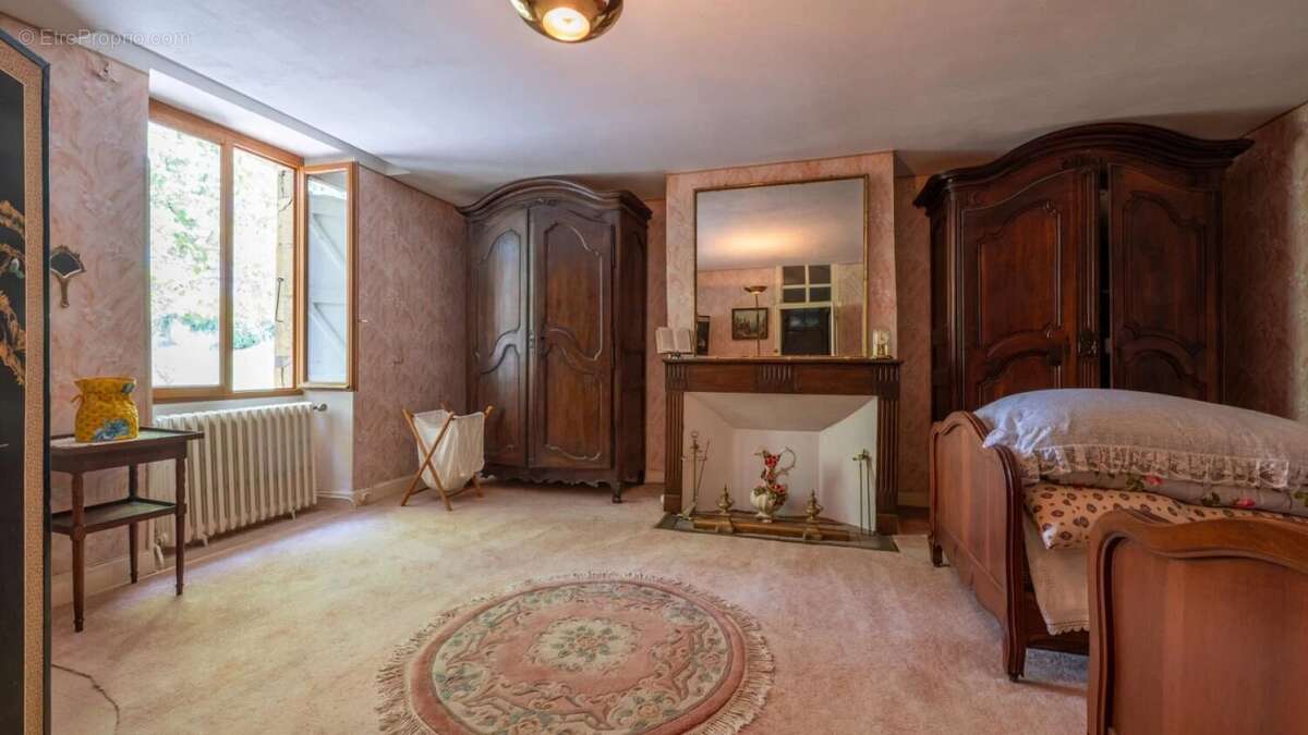 Secteur Gourdon - Bel ensemble immobilier en pierre sur 4ha2 ave - photo 13