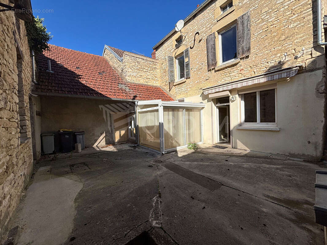 Maison à ANCY-LE-FRANC