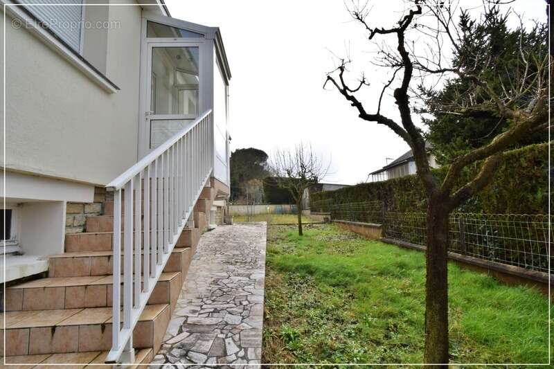 Maison à SAINTE-MAURE-DE-TOURAINE