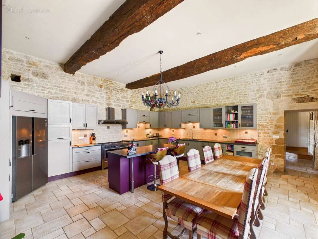 Maison à SAINT-HILAIRE-DES-LOGES
